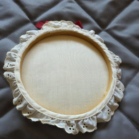 Vintage Tulip Flower 6" Hoop Frame Wall Hanging Decor - Picture 4 of 5